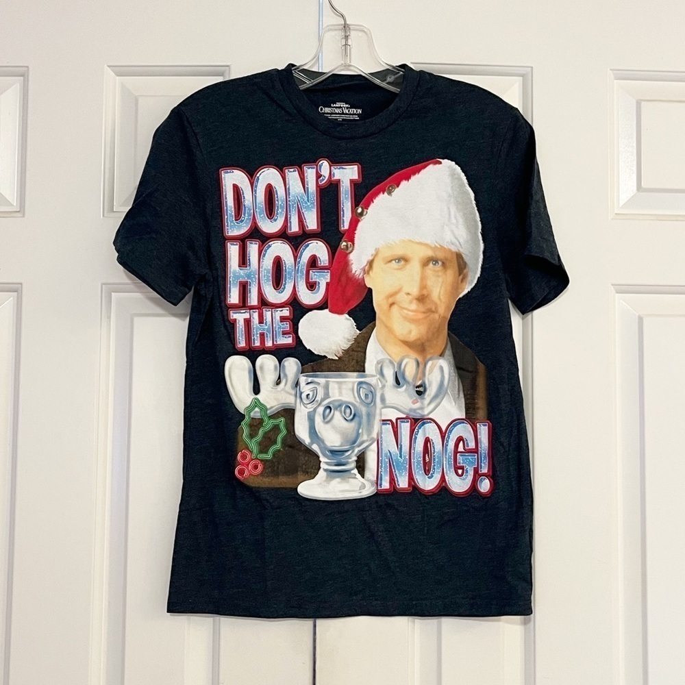 Lampoon's Christmas Vacation Don't Hog The Nog black crew neck t-shirt. Small